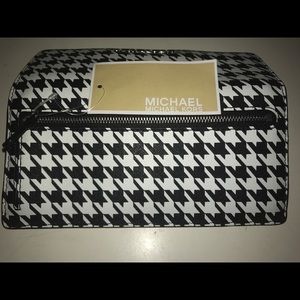 Michael Kors houndstooth wallet
